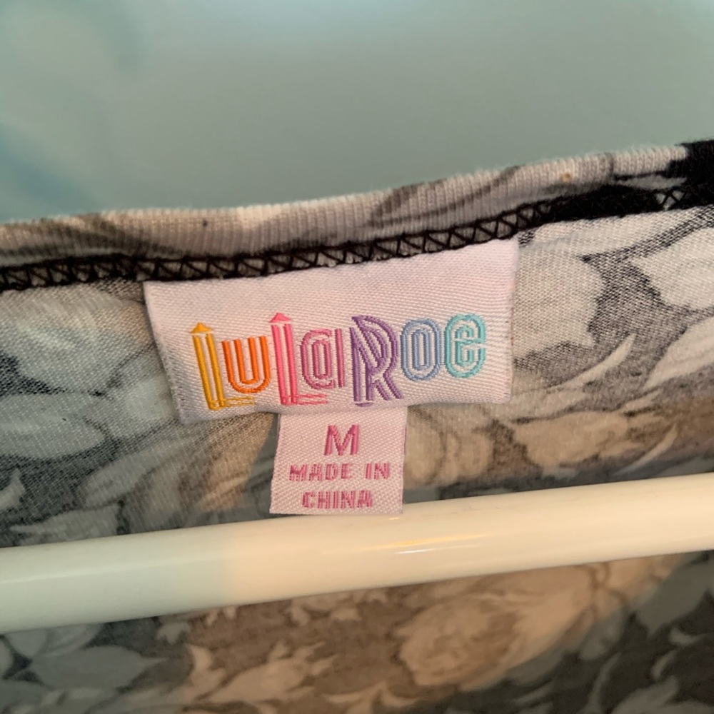 LuLaRoe Irma high low floral black and white shirt - Picture 12 of 12